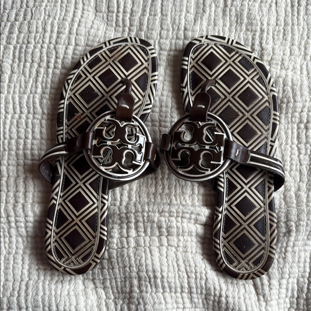 Tory Burch Geometric Black and Cream Sandals